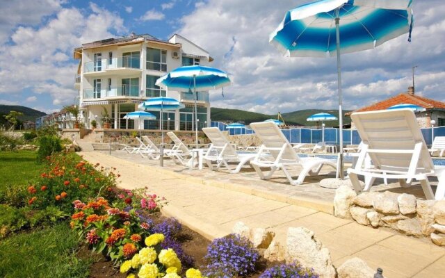 Nushev Hotel