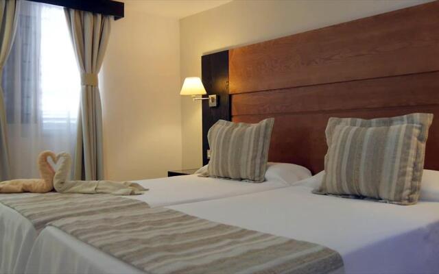 HL Miraflor Suites