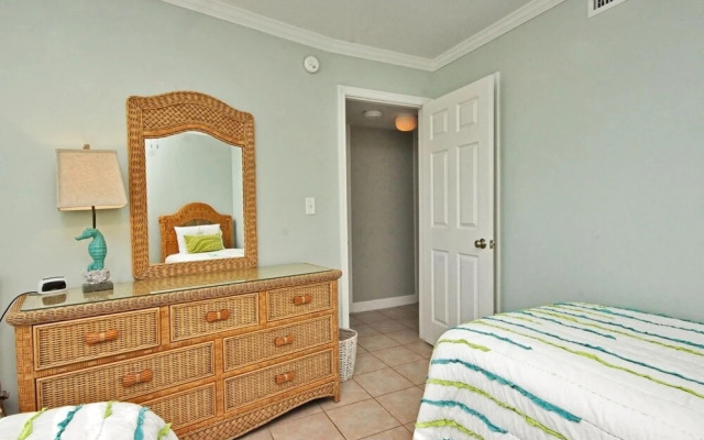 Whaler by Youngs Suncoast