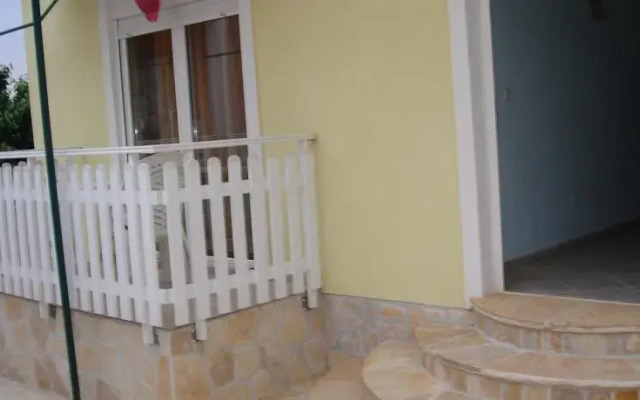 Apartments Tomić