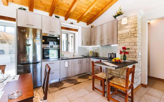 Aristea - 2 BR Villa Surrounded by Olive Groves