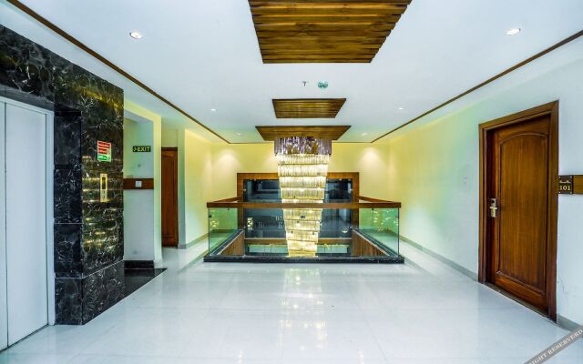 Hotel Aura Grand by Levelup