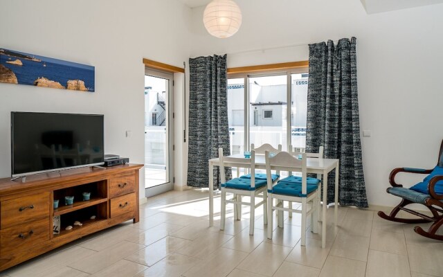 Beautiful Apartment With Terrace and a Pool