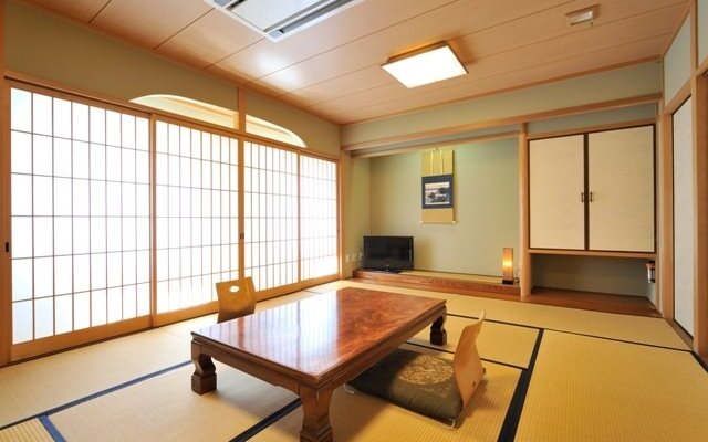 Plaza Hotel Kissuien