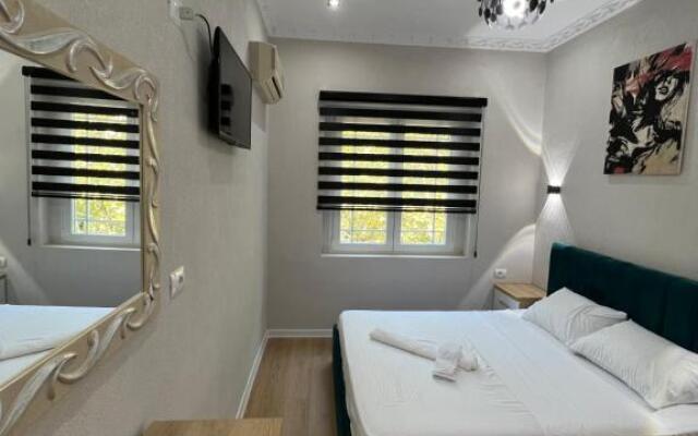 Leti Apartaments 21 Dhjetori Sc