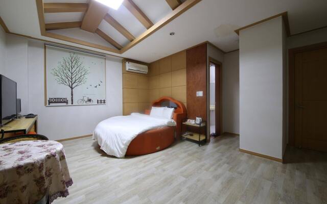 Theme Motel