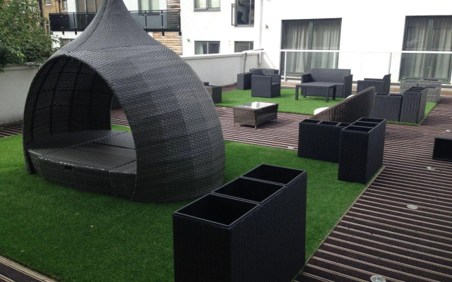 City Courtyard Apartments & Penthouse