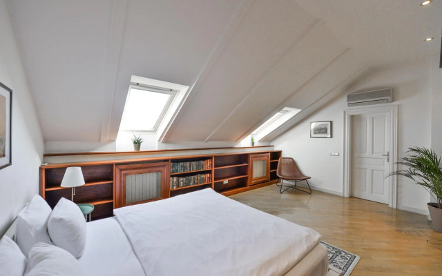 Panoramic Loft