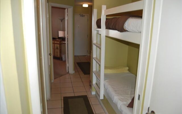 Seacrest 703 by RedAwning