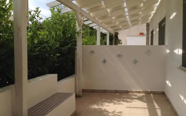 Torre Suda Vicino Al Mare