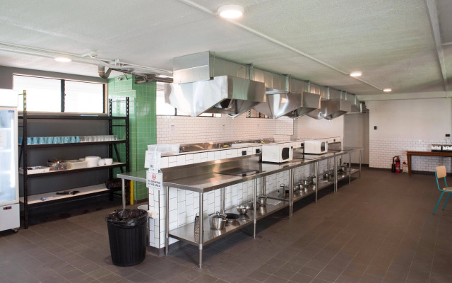 BUNK Surfers Paradise - International Backpacker Hostel