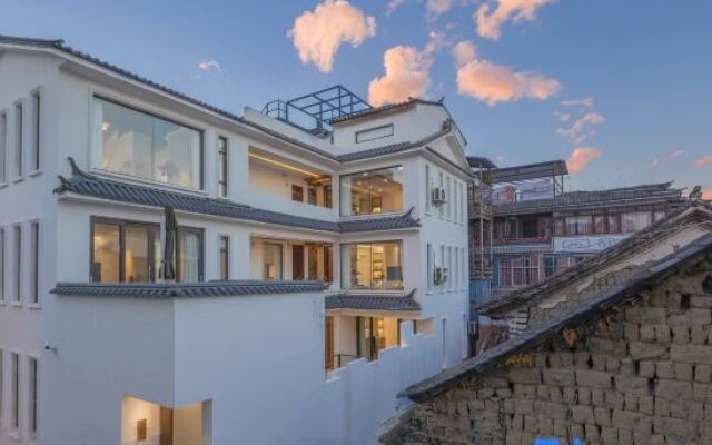 Slowly House Hotel