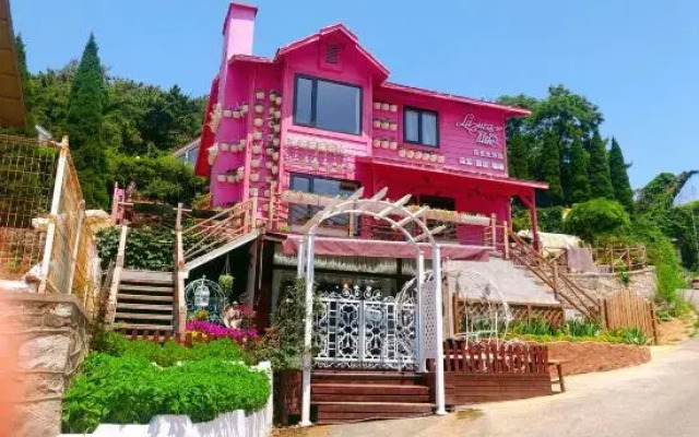 Yuehai Huan Ting Homestay