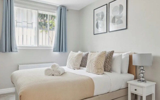 Westminster Charm - 2BR with Style