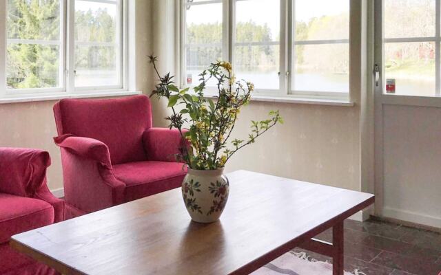 6 Person Holiday Home in Asbro-by Traum
