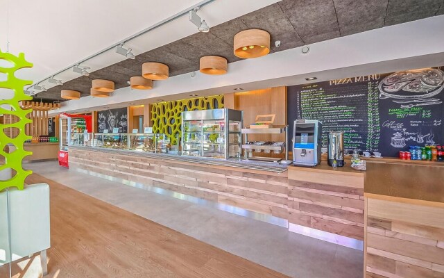 Stunning Home in Sianozety With 2 Bedrooms and Wifi