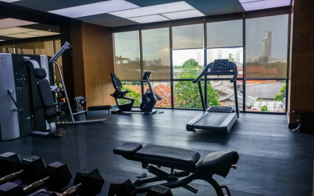 Spacious Elegant 3br Veranda Residence @ Puri Apartment