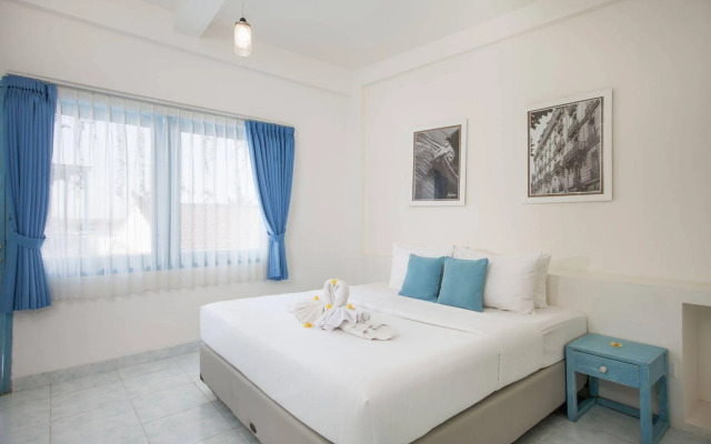 Paras Paros Marina Lodge