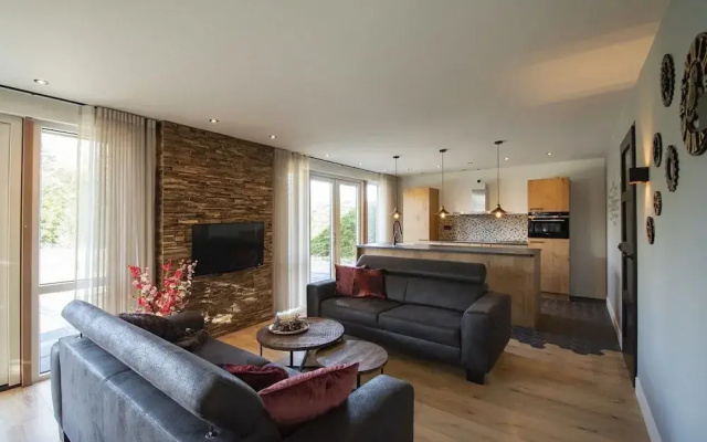 Spacious Bunglow With Garden