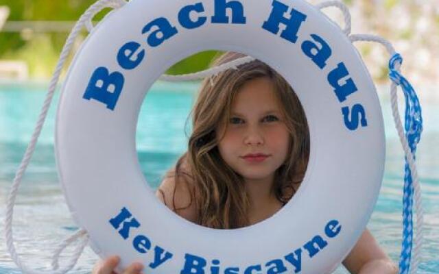 Beach Haus Key Biscayne Contemporary Apartments