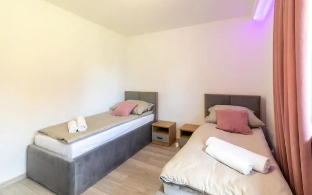 Apartamenty Max House