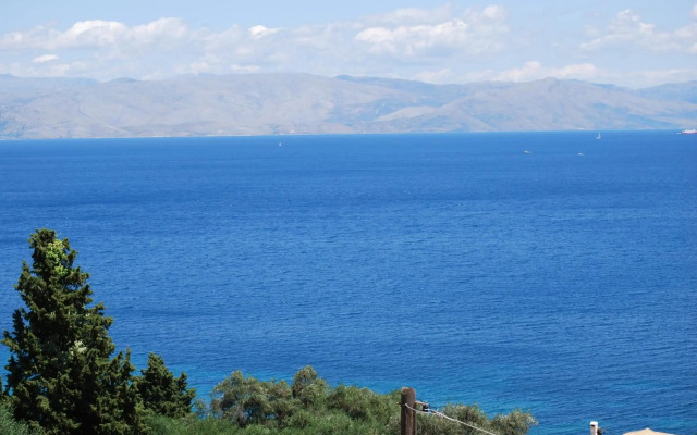 Brentanos Apartments ~ A ~ View of Paradise