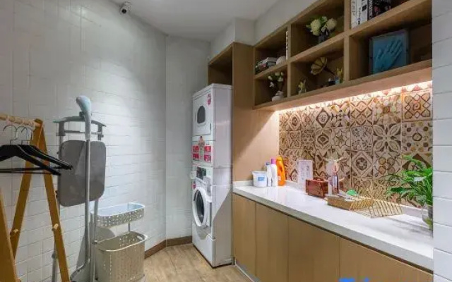 Magnotel Hotel (Wuhan Wushang Dream Times Baotong Temple Subway Station)