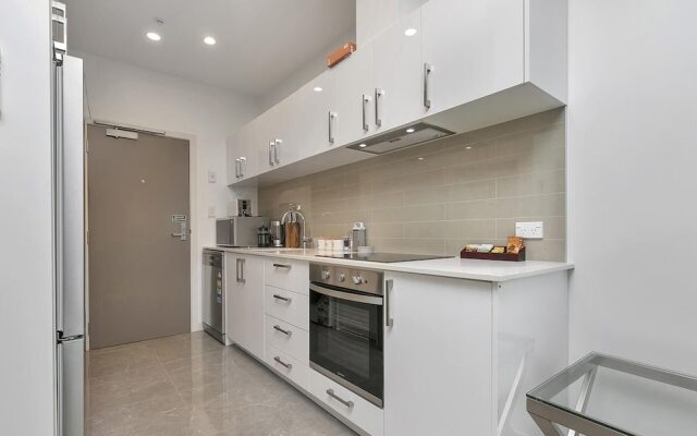 QV Brand New in the City - 889