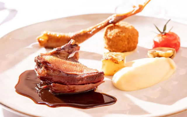 Chateau des Ducs de Joyeuse, BW Signature Collection