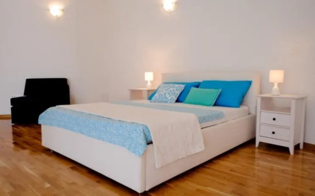 Studio Apartments Renata