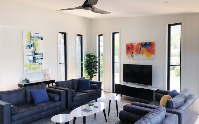 Mountain Mist Retreat - 6 Bedrooms