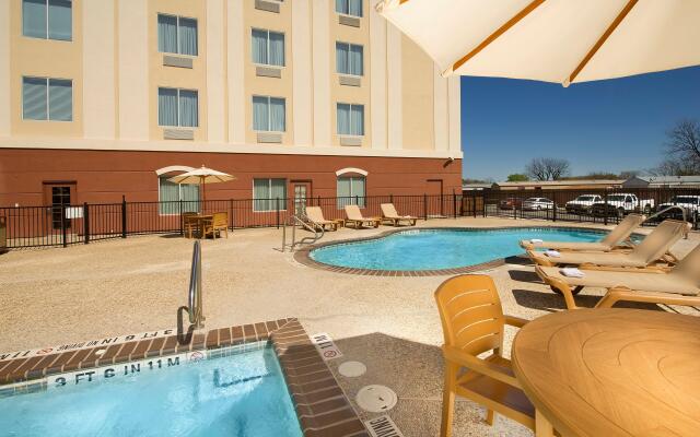 Holiday Inn Express Hotel & Suites Uvalde, an IHG Hotel