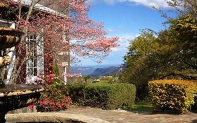 Mountain Heritage Hotel
