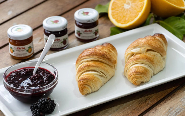 Ron De Mar #3 modern room