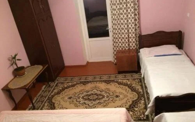 Roza Guesthouse