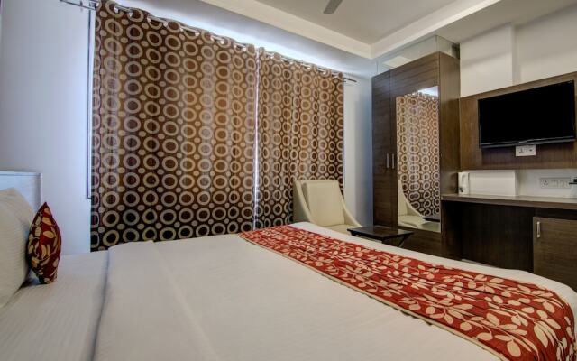 OYO 15108 Hotel Galaxy Inn