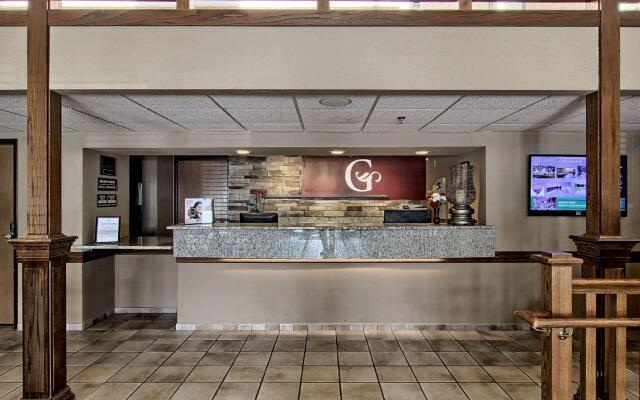 Blossom Hotel & Suites Traverse City