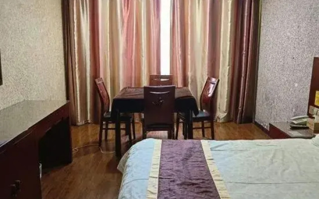 Dongfen Hotel (Pingyang Shuitou)