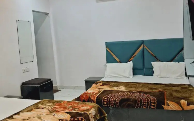 Aditya Home Stay