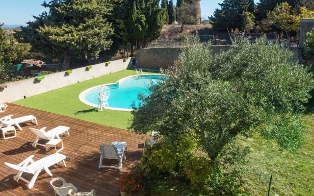 Holiday Home in Montbrun-des-Corbieres with Pool