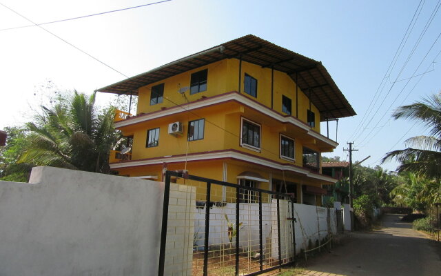 Mandrem Beach Guest House Goa