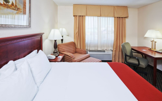 Holiday Inn Express Tulsa-Woodland Hills