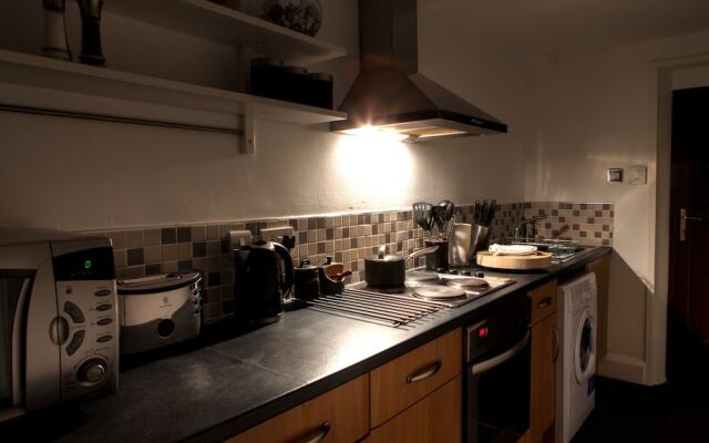 Central Suite - Simple2let Serviced Apartments