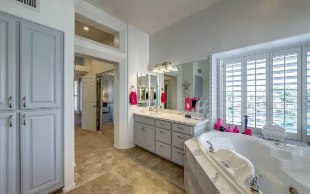 Freeport - 4 Br home by RedAwning