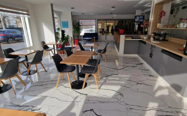 Kyriad Direct Arpajon