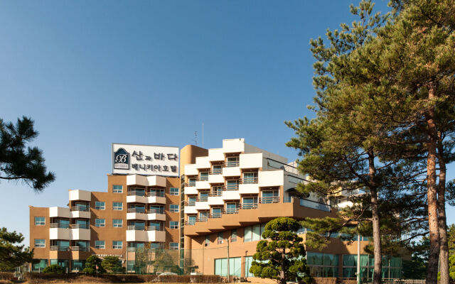 Benikea San & Bada Jumunjin Resort