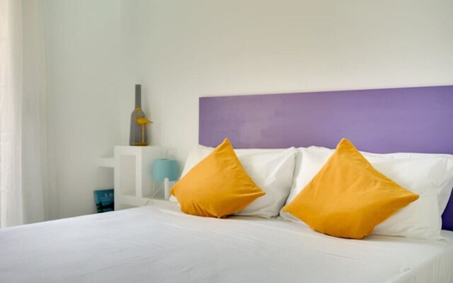 Lovely 2 bed Flat in Front of the Colosseum!