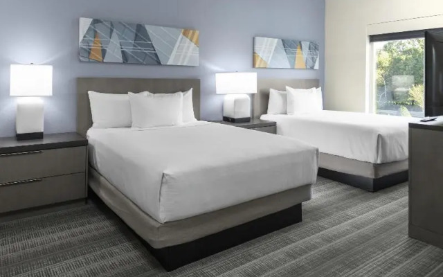 Hyatt House Charlotte / Rea Farms