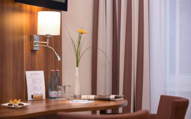 Gold Hotel