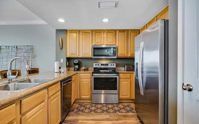 Grandview East 1002